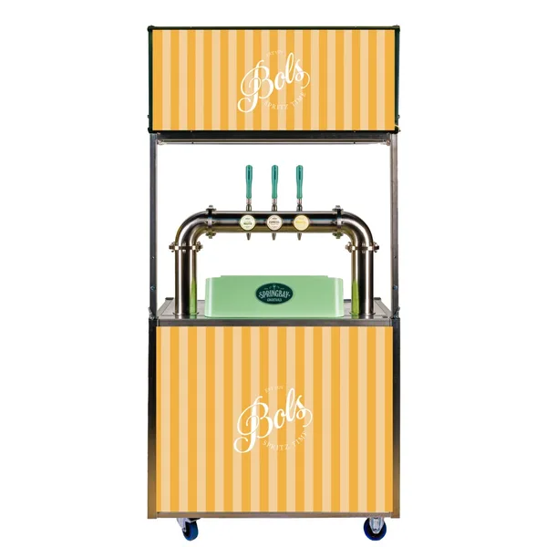 Bols Spritz Bar: gelb-weiß gestreifte Rollbar mit drei Zapfhähnen und Bols Spritz Time-Schriftzug
